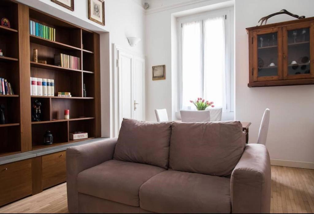 Joivy Classic Flat Near Basilica Di Sant'Ambrogio Apartment Milan Luaran gambar