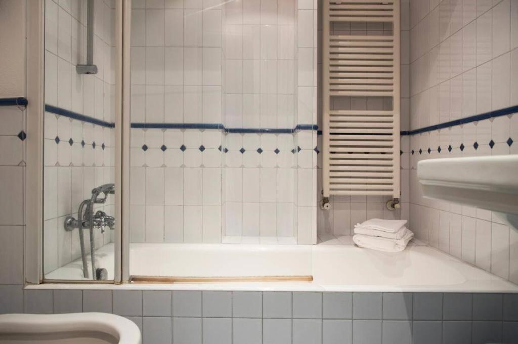 Joivy Classic Flat Near Basilica Di Sant'Ambrogio Apartment Milan Luaran gambar