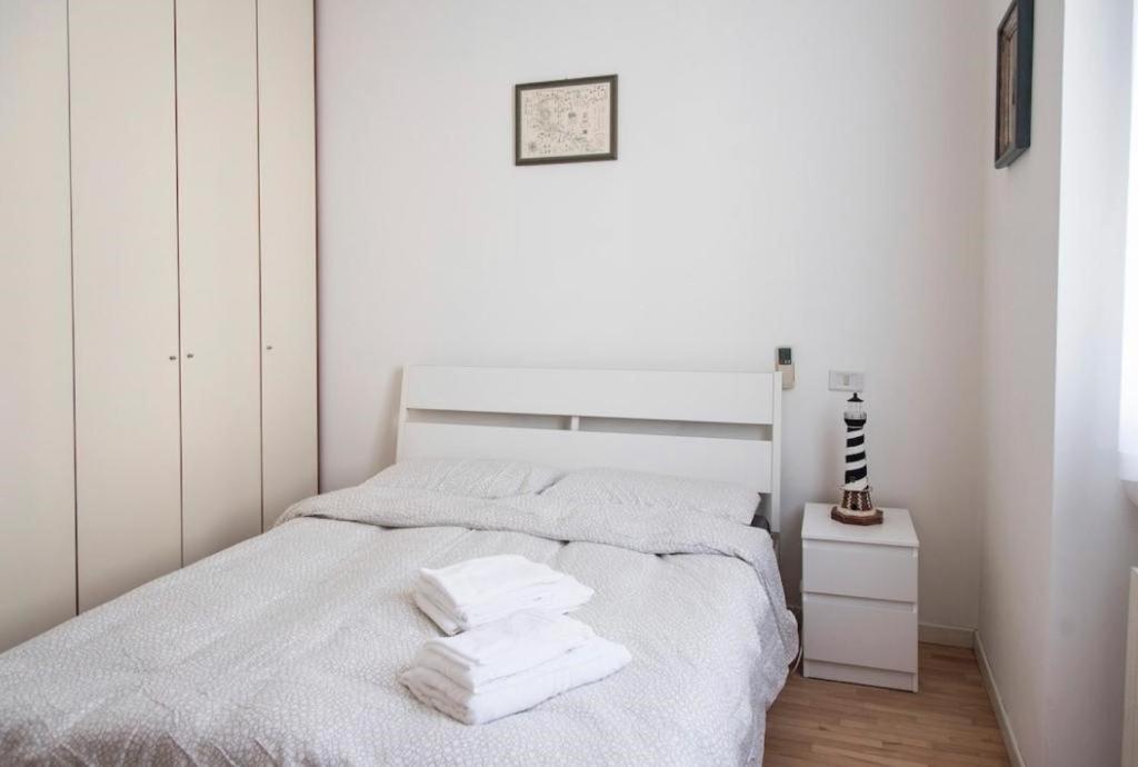 Joivy Classic Flat Near Basilica Di Sant'Ambrogio Apartment Milan Luaran gambar